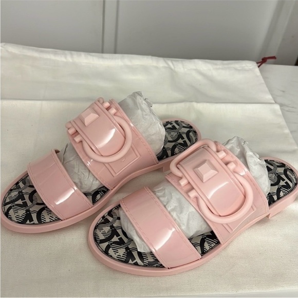 Salvatore Ferragamo Taryn Slide Sandals Pink Lemonade
New in box size 7 - Picture 4 of 7